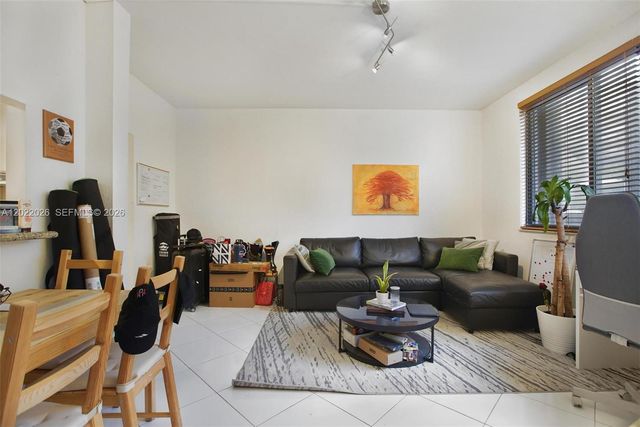 540 Brickell Key Dr 308, Miami, FL 33131