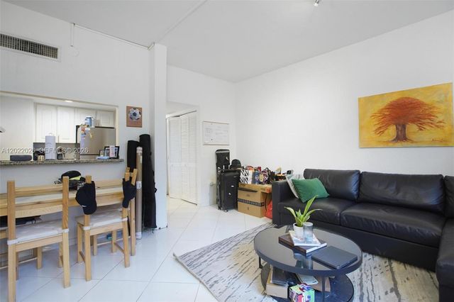 540 Brickell Key Dr 308, Miami, FL 33131
