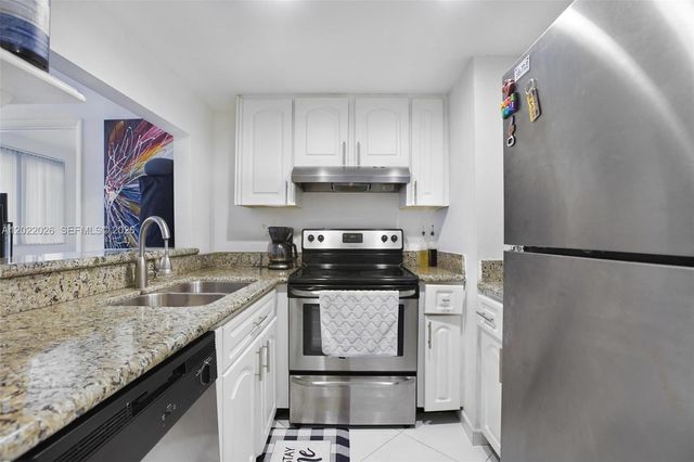 540 Brickell Key Dr 308, Miami, FL 33131