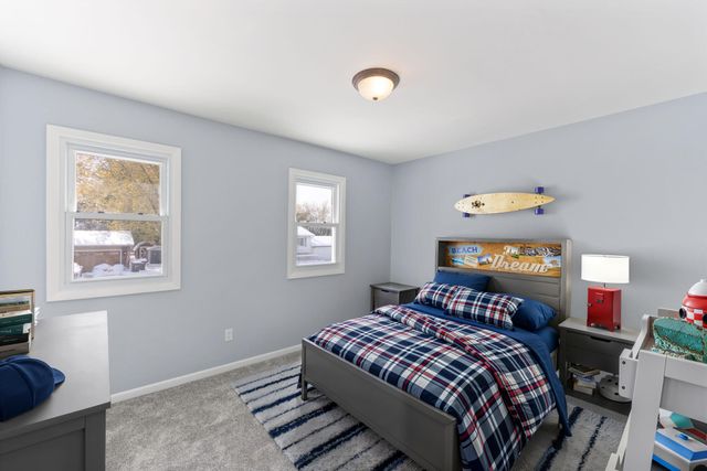 3705 Colonial Drive, Valparaiso, IN 46383