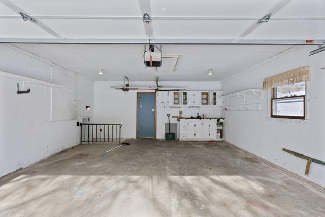 3705 Colonial Drive, Valparaiso, IN 46383