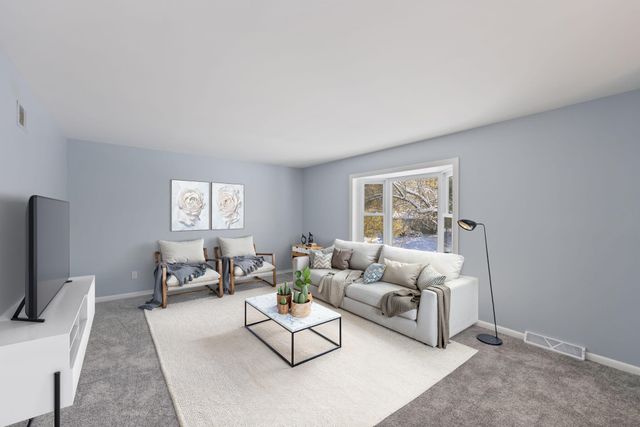 3705 Colonial Drive, Valparaiso, IN 46383