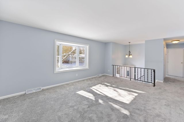 3705 Colonial Drive, Valparaiso, IN 46383