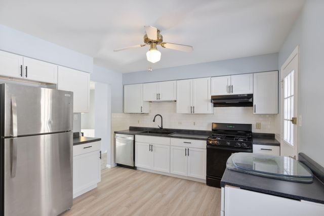 3705 Colonial Drive, Valparaiso, IN 46383