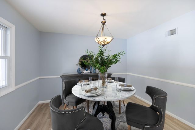 3705 Colonial Drive, Valparaiso, IN 46383