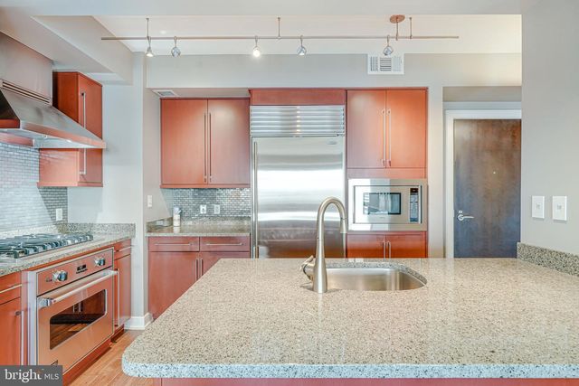 1111 19TH ST N #2703, Arlington, VA 22209