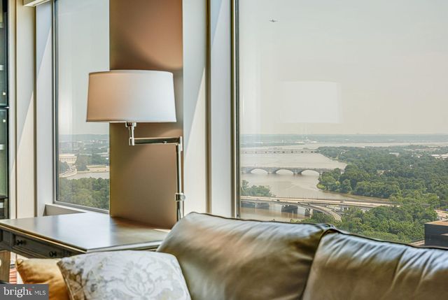 1111 19TH ST N #2703, Arlington, VA 22209