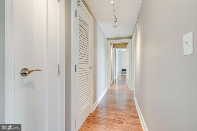 1111 19TH ST N #2703, Arlington, VA 22209