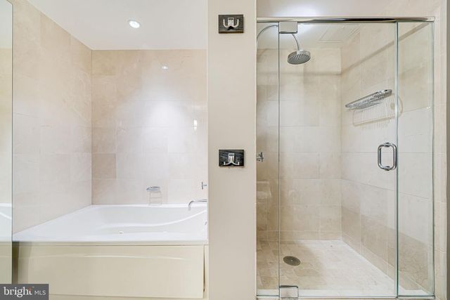 1111 19TH ST N #2703, Arlington, VA 22209