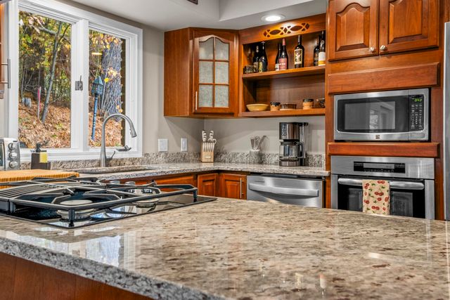 2160 Kewaunee Drive, Traverse City, MI 49686