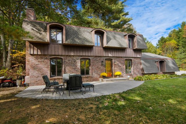 2160 Kewaunee Drive, Traverse City, MI 49686