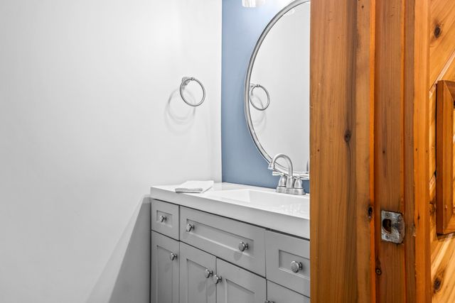 2160 Kewaunee Drive, Traverse City, MI 49686