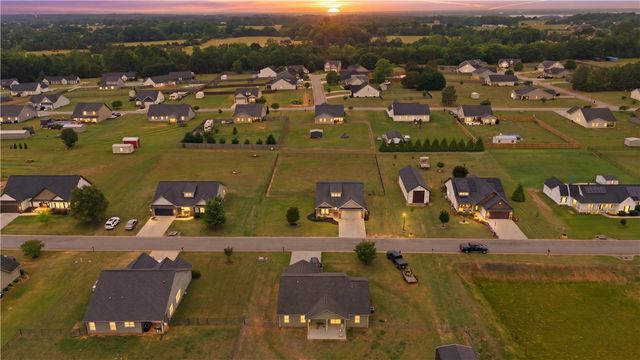 1018 Stoneham Circle, Anderson, SC 29626