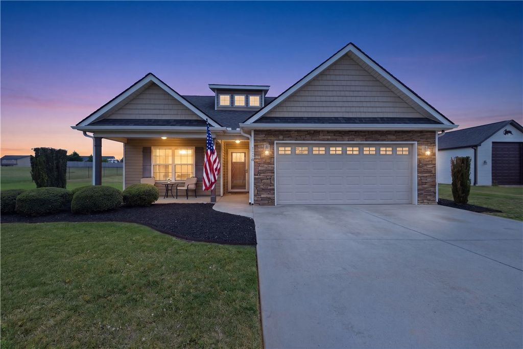 1018 Stoneham Circle, Anderson, SC 29626