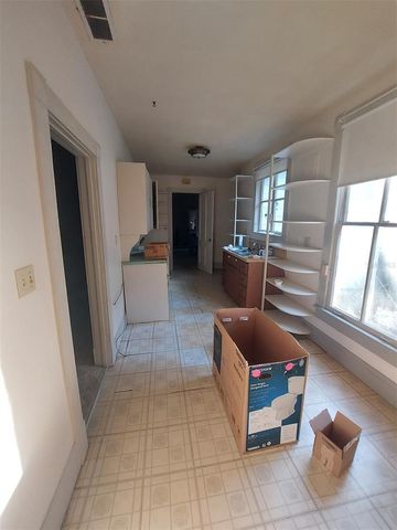 251 N BLUE LAKE AVENUE, Deland, FL 32724