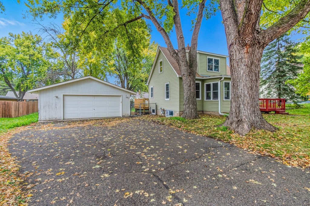 2535 3rd Avenue E, North Saint Paul, MN 55109