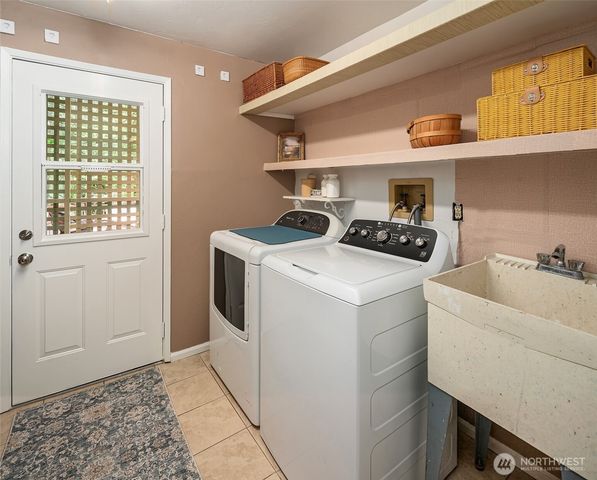 8760 SW 190th Street, Vashon, WA 98070