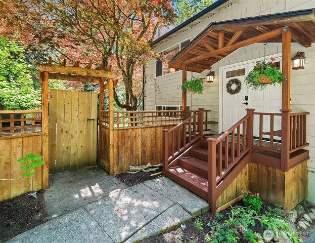8760 SW 190th Street, Vashon, WA 98070