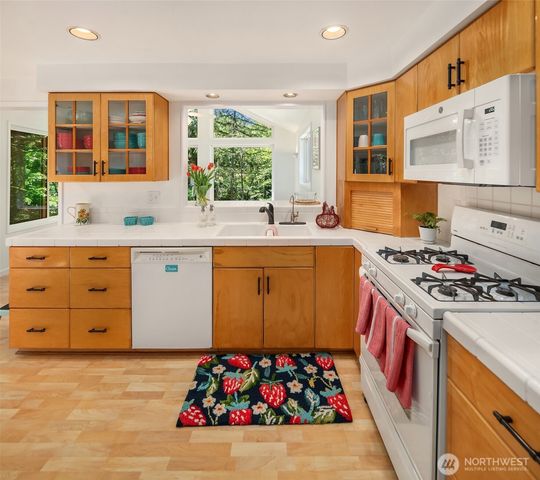 8760 SW 190th Street, Vashon, WA 98070