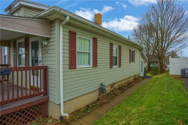 916 Temple Ave, New Castle, PA 16101