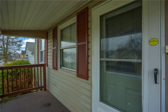 916 Temple Ave, New Castle, PA 16101