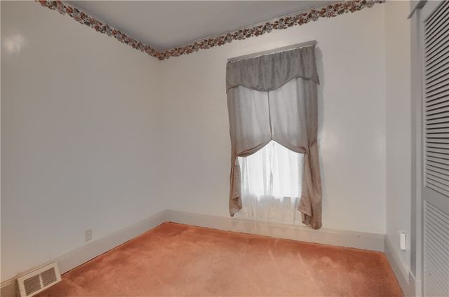 916 Temple Ave, New Castle, PA 16101