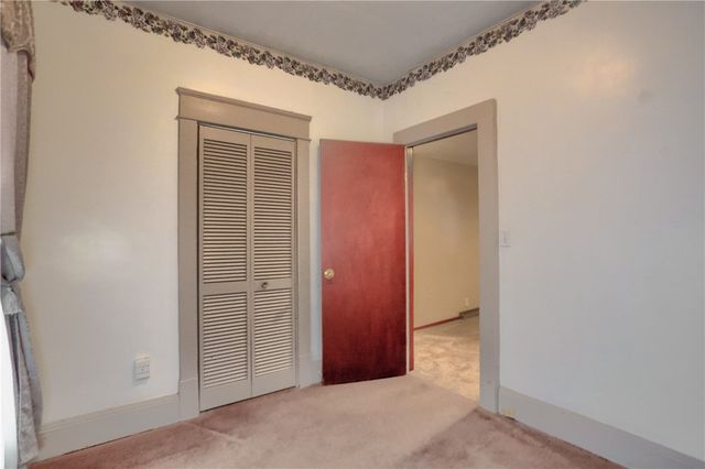 916 Temple Ave, New Castle, PA 16101