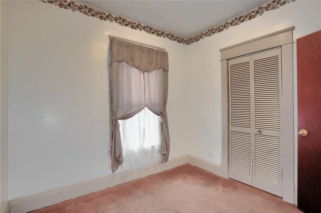 916 Temple Ave, New Castle, PA 16101