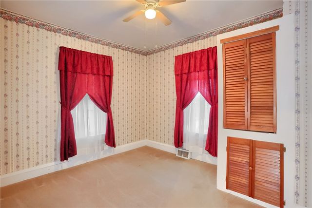 916 Temple Ave, New Castle, PA 16101