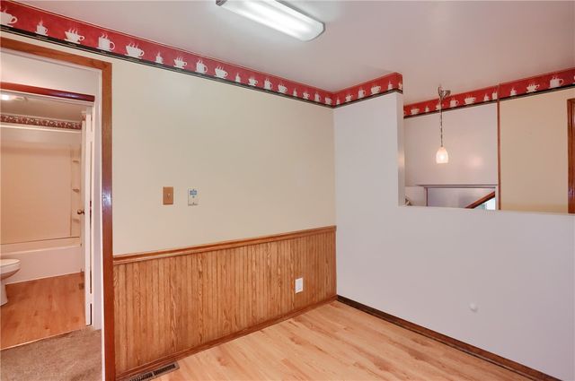 916 Temple Ave, New Castle, PA 16101