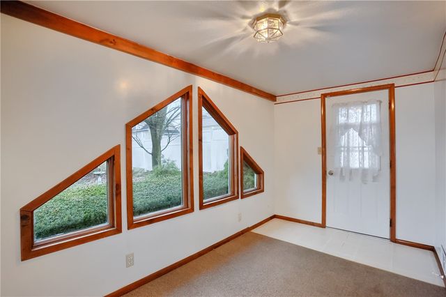 916 Temple Ave, New Castle, PA 16101