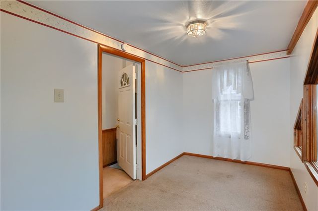 916 Temple Ave, New Castle, PA 16101