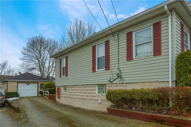 916 Temple Ave, New Castle, PA 16101