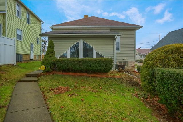 916 Temple Ave, New Castle, PA 16101