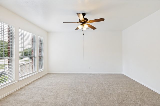 11860 Porcupine Drive, Fort Worth, TX 76244