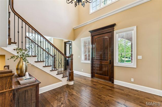 22 Countryside Lane, Frontenac, MO 63131
