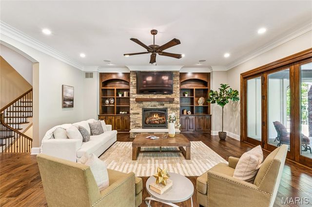 22 Countryside Lane, Frontenac, MO 63131