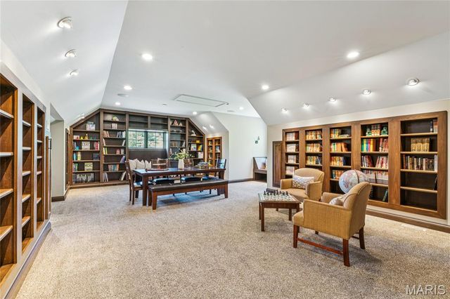 22 Countryside Lane, Frontenac, MO 63131