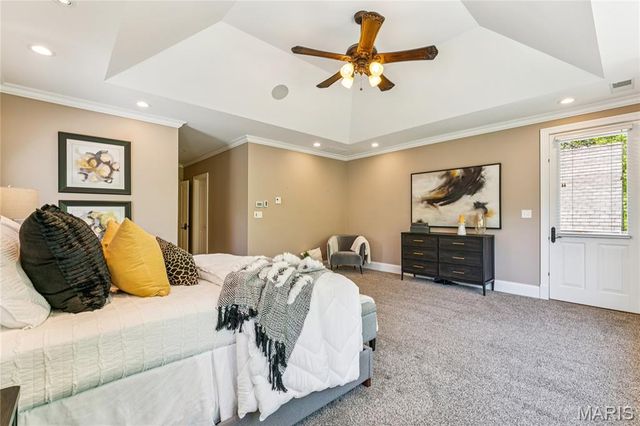 22 Countryside Lane, Frontenac, MO 63131