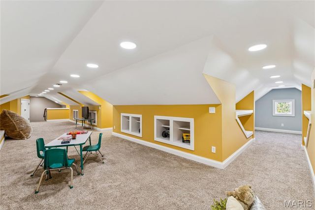 22 Countryside Lane, Frontenac, MO 63131