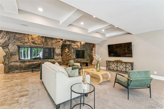 22 Countryside Lane, Frontenac, MO 63131