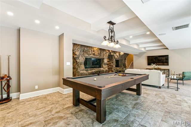22 Countryside Lane, Frontenac, MO 63131