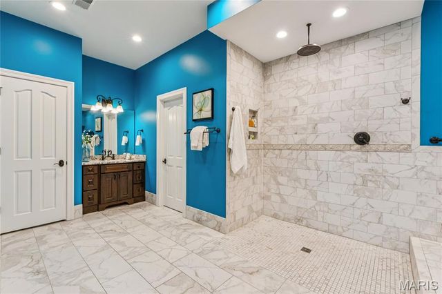 22 Countryside Lane, Frontenac, MO 63131