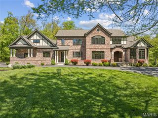 22 Countryside Lane, Frontenac, MO 63131