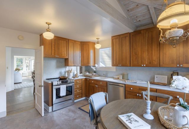 111 12th Street, Pacific Grove, CA 93950