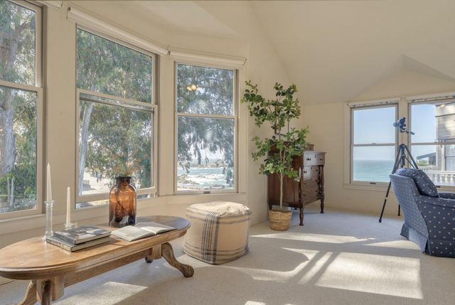 111 12th Street, Pacific Grove, CA 93950