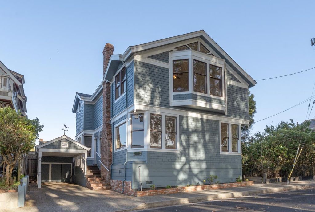 111 12th Street, Pacific Grove, CA 93950