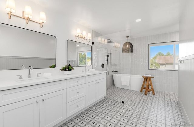 2904 Levante St, Carlsbad, CA 92009