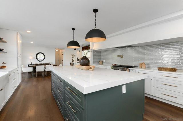 2904 Levante St, Carlsbad, CA 92009