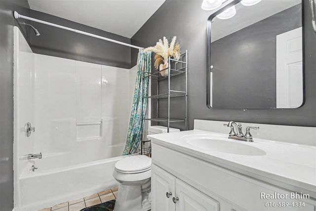 6712 Hartman Drive, Caledonia, MI 49316